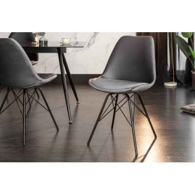designerskie krzesło wykonane z aksamitnej tkaniny