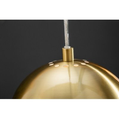 ponadczasowa lampa wisząca w złotym kolorze nad stół 
