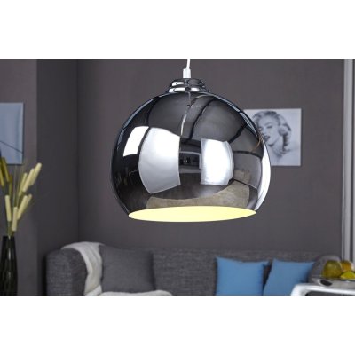 chromowana wisząca lampa do salonu 