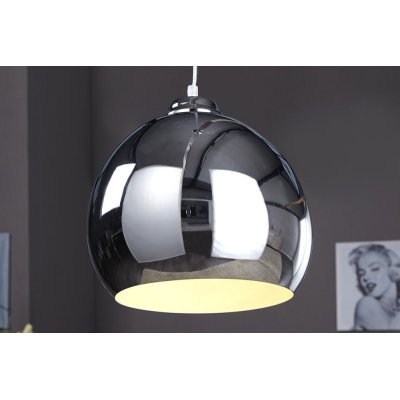 chromowana wisząca lampa do salonu 