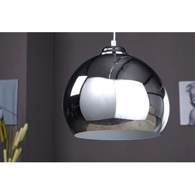 chromowana wisząca lampa do salonu 