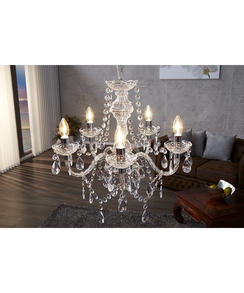 eksluzywne lampy wiszące do salonu w stylu glamour