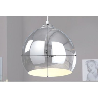 chromowana wisząca lampa do salonu 