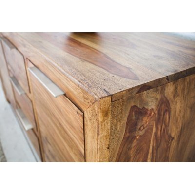 Masywna komoda z litego drewna 135