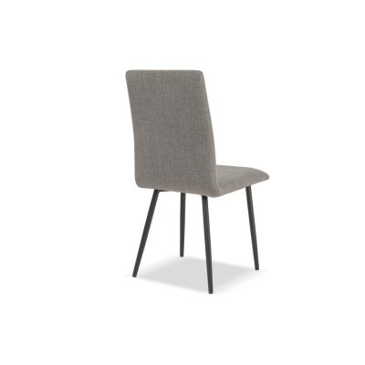 Tapicerowane krzesło Classic Slim z czarnymi nogami