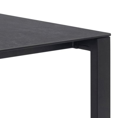 Czarny ceramiczny stół Tradi do salonu