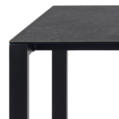 Czarny ceramiczny stół Tradi do salonu