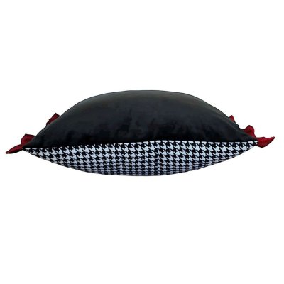 Elegancka poduszka 40x40 z falbanką