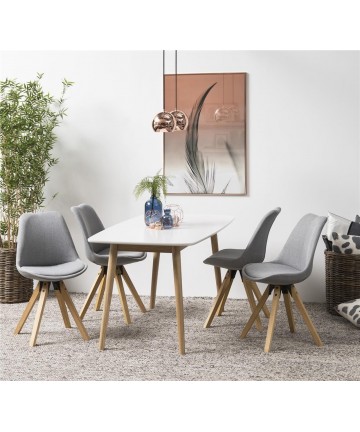 szare krzesla do salonu w stylu skandynawskim modne