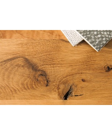 stół wykonany z litego drewna dębowego w stylu industrialnym 