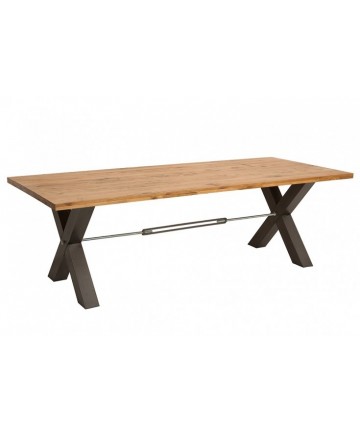 stół wykonany z litego drewna dębowego w stylu industrialnym 
