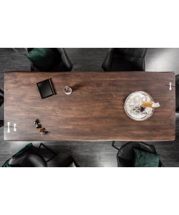 duży masywny stół z litego drewna do jadalni