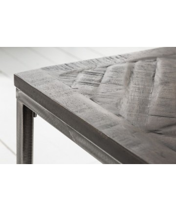 designerski stolik kawowy z litego drewna w industrialnym stylu 