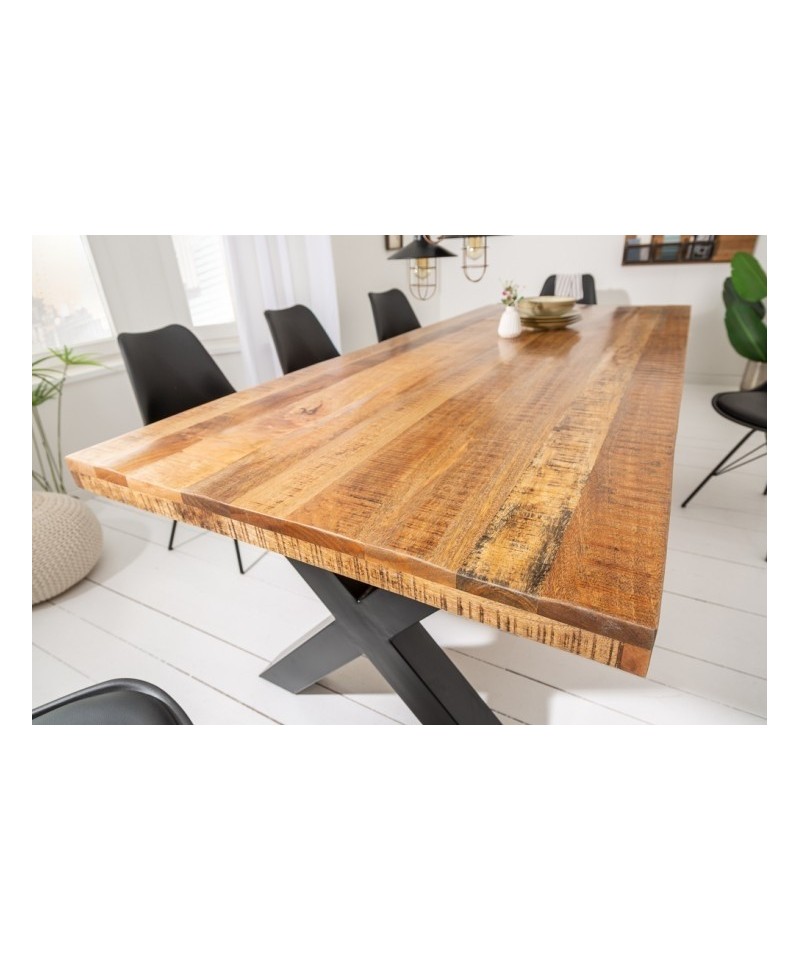 wyjątkowy stół z litego drewna który podkreśli każde stylowe wnętrza 