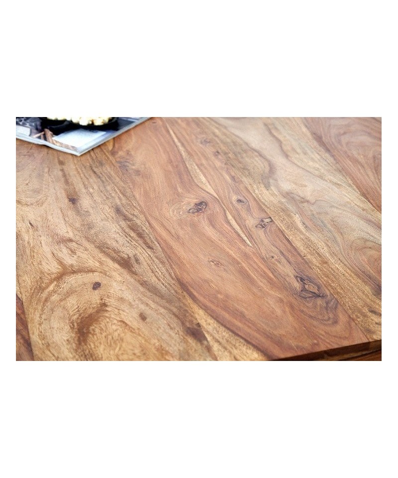Masywny stół z egzotycznego drewna