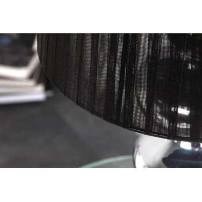 niezwykła lampa stołowa z ekstrawagancką podstawą 