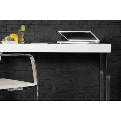 Funkcjonalna konsola w wysokim połysku