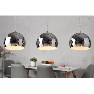 nowoczesna lampa wisząca składająca się z trzech kul 