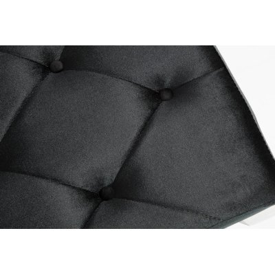 ponadczasowa ławka chesterfield w stylu barokowym 